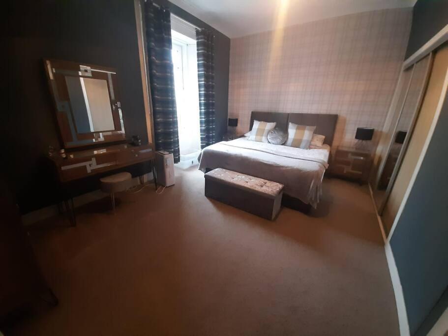 Stunning Riverside Town House With Views Ayrshire Girvan Exteriör bild
