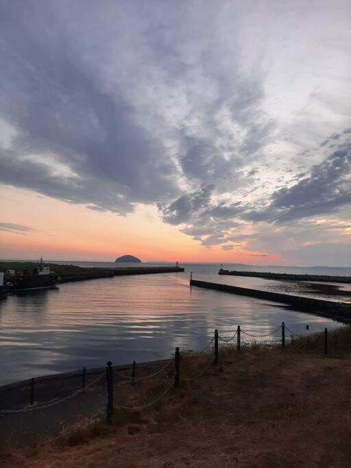 Stunning Riverside Town House With Views Ayrshire Girvan Exteriör bild