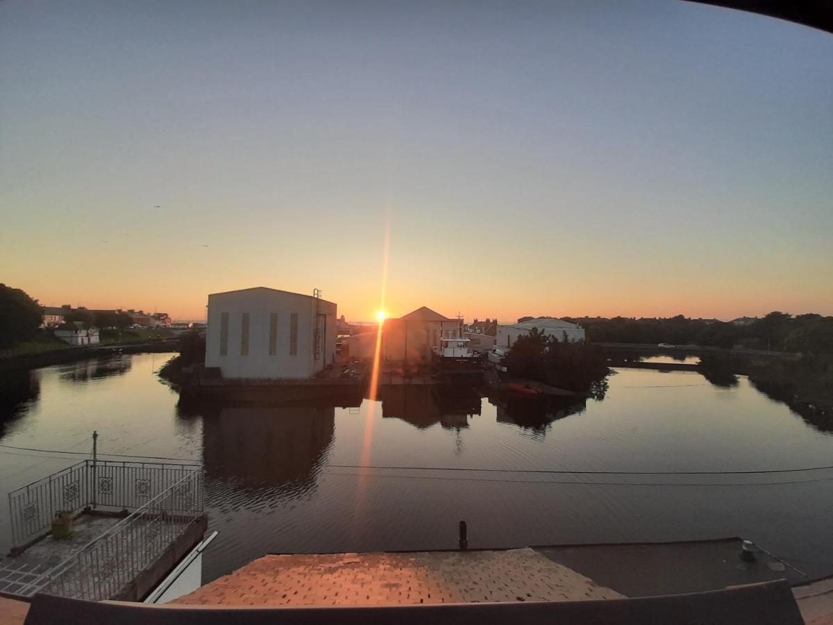 Stunning Riverside Town House With Views Ayrshire Girvan Exteriör bild